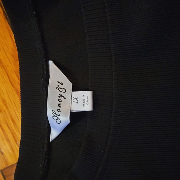 Sleeve less ruffle textured shirt 1x - Picture 3 of 3